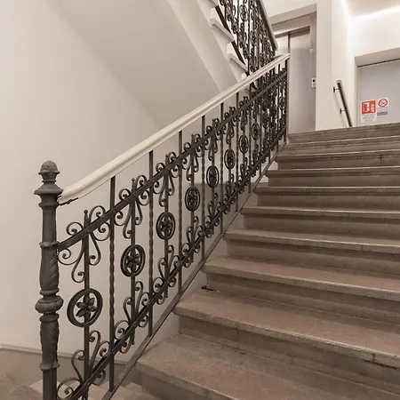 Centro I Belvedere 1 *